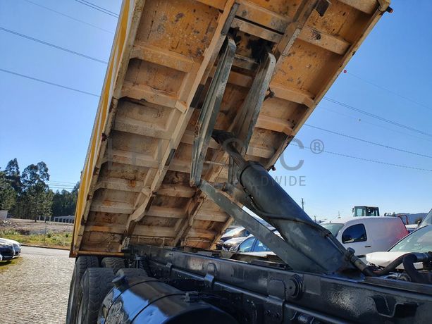 Volvo FH12 380 (8x4) Basculante · Ano 1998