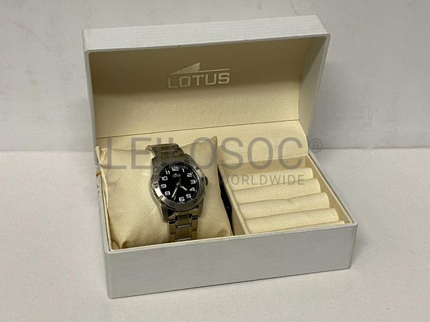 Relógio Lotus com caixa