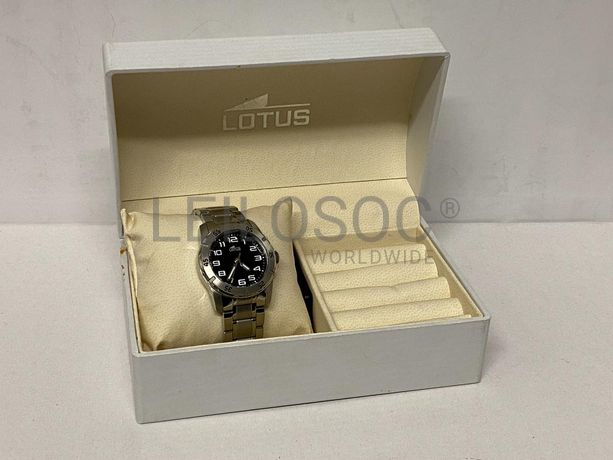 Relógio Lotus com caixa