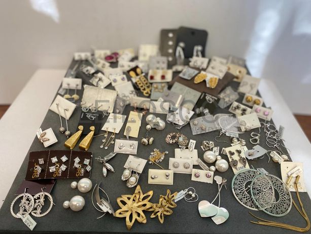 Brincos em prata e outros materiais