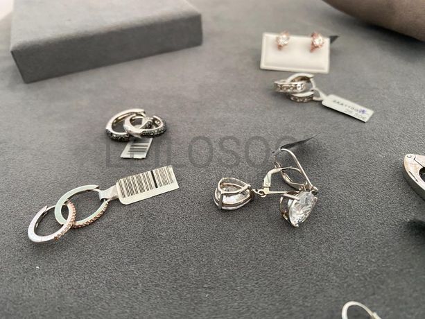 Brincos em prata e outros materiais