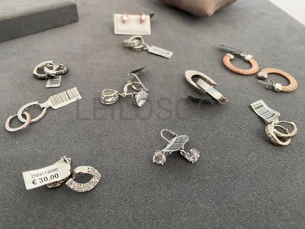 Brincos em prata e outros materiais