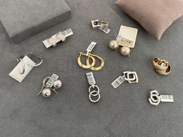 Brincos em prata e outros materiais