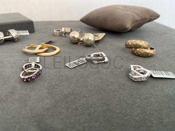 Brincos em prata e outros materiais