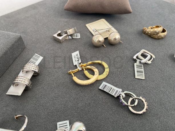 Brincos em prata e outros materiais