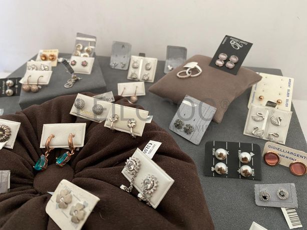 Brincos em prata e outros materiais