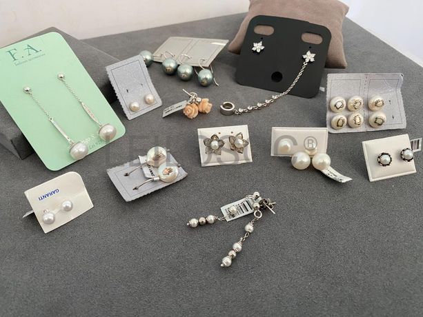 Brincos em prata e outros materiais