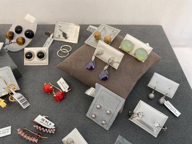 Brincos em prata e outros materiais