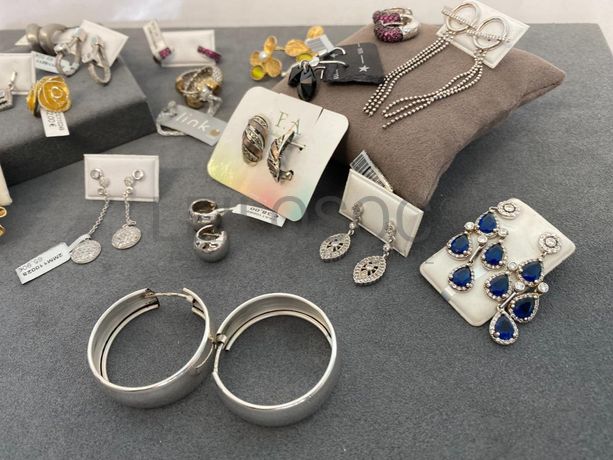 Brincos em prata e outros materiais