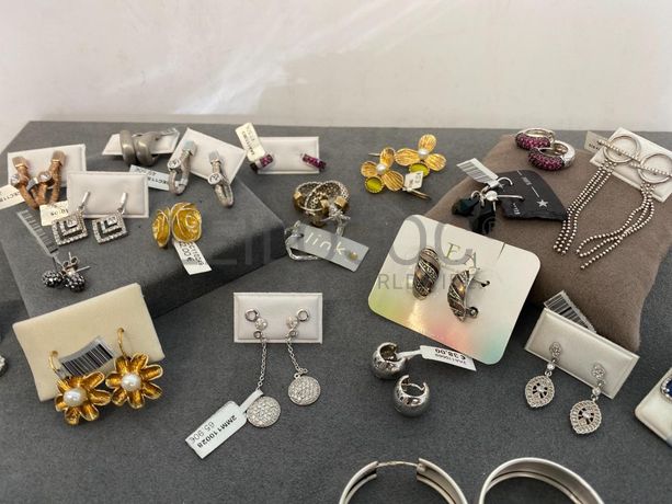 Brincos em prata e outros materiais