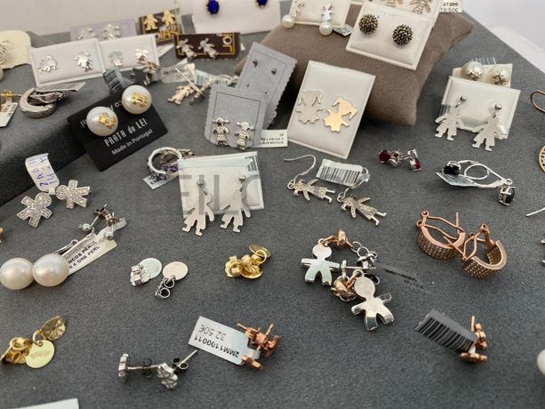 Brincos em prata e outros materiais