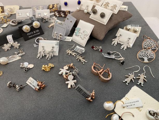 Brincos em prata e outros materiais