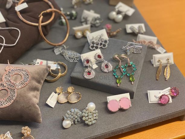 Brincos em prata e outros materiais