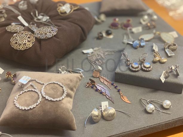 Brincos em prata e outros materiais