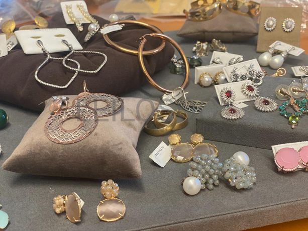 Brincos em prata e outros materiais