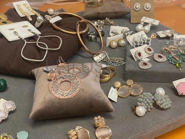 Brincos em prata e outros materiais