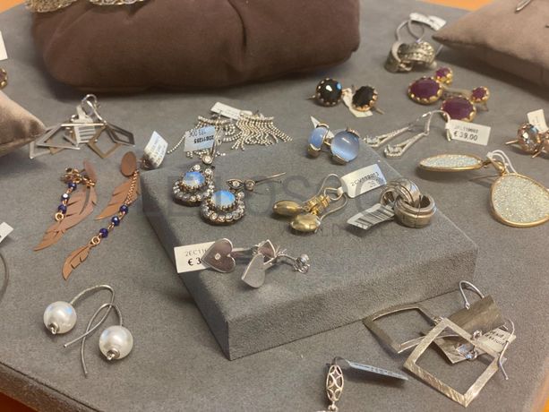 Brincos em prata e outros materiais