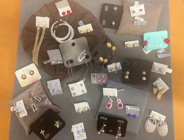 Brincos em prata e outros materiais