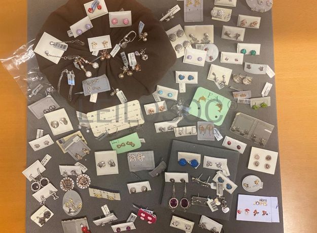 Brincos em prata e outros materiais