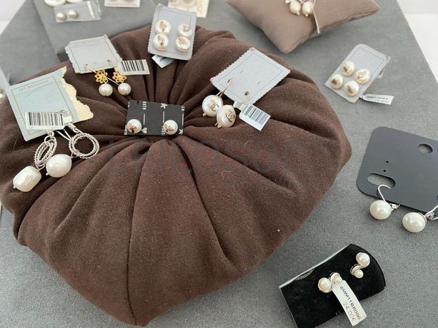 Brincos em prata e outros materiais