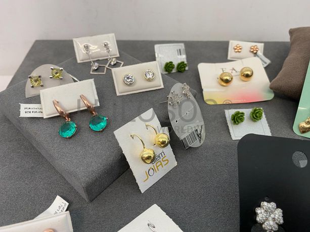 Brincos em prata e outros materiais