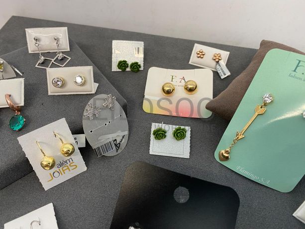 Brincos em prata e outros materiais