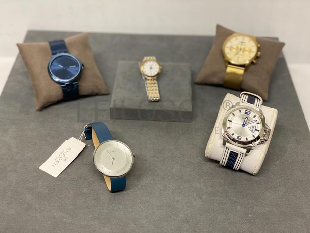 Relógios de diversas marcas e materiais