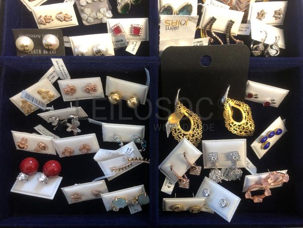 Brincos em prata e outros materiais