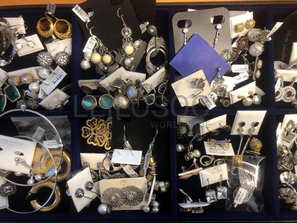 Brincos em prata e outros materiais