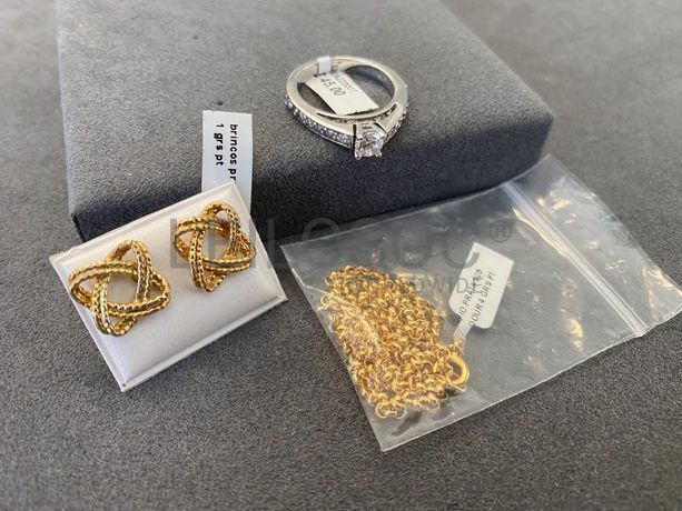 Par de brincos + Anel em prata + Colar em Prata