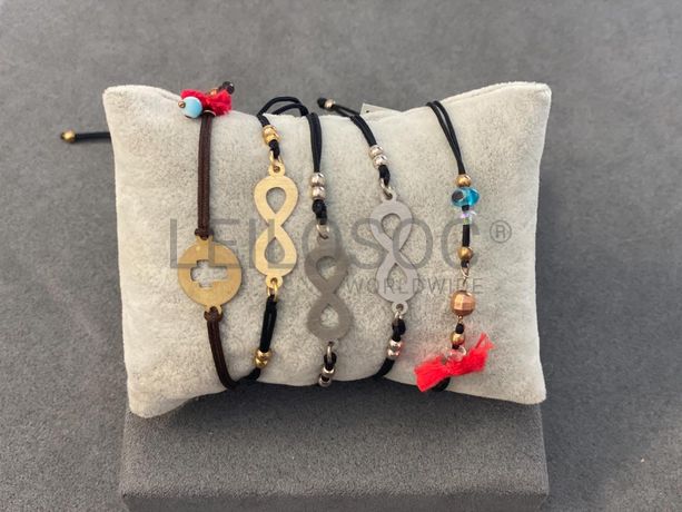 Pulseiras em prata e outros materiais