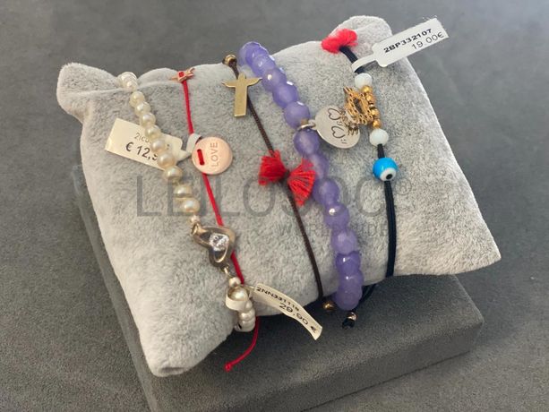 Pulseiras em prata e outros materiais