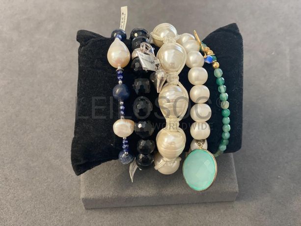 Pulseiras em prata e outros materiais