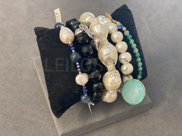 Pulseiras em prata e outros materiais