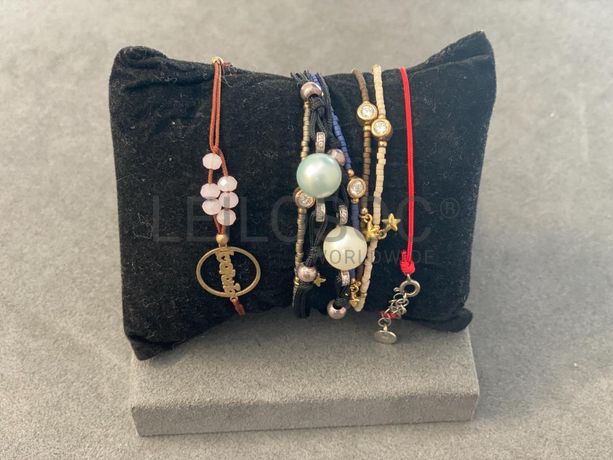 Pulseiras em prata e outros materiais