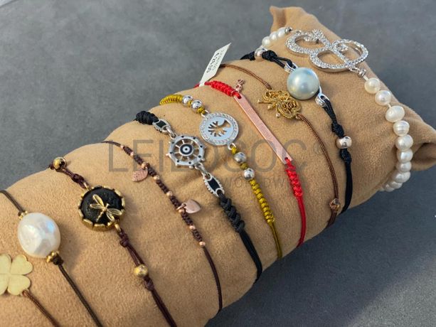 Pulseiras em prata e outros materiais