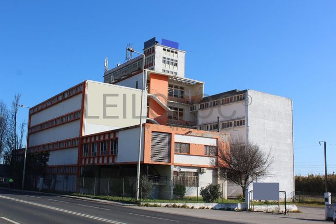 Unidade Industrial + Terreno · Vila Franca de Xira