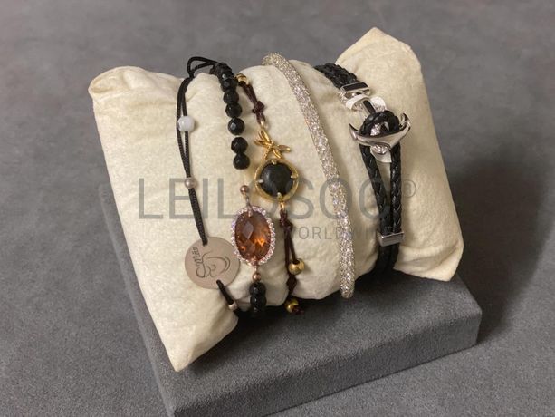 Pulseiras em prata e outros materiais