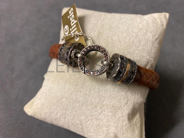 Pulseiras em prata e outros materiais