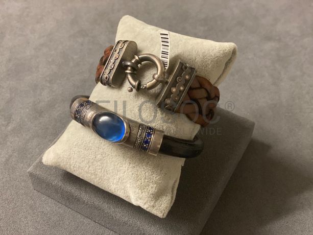 Pulseiras em prata e outros materiais