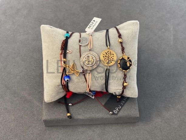 Pulseiras em prata e outros materiais
