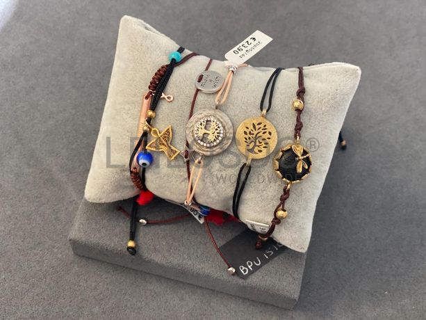 Pulseiras em prata e outros materiais