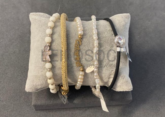 Pulseiras em prata e outros materiais