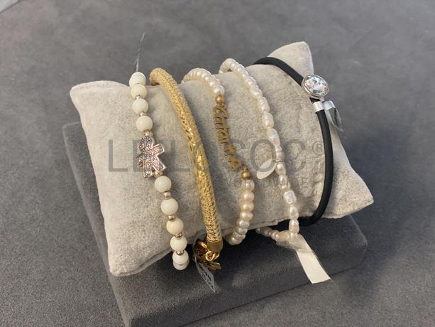 Pulseiras em prata e outros materiais