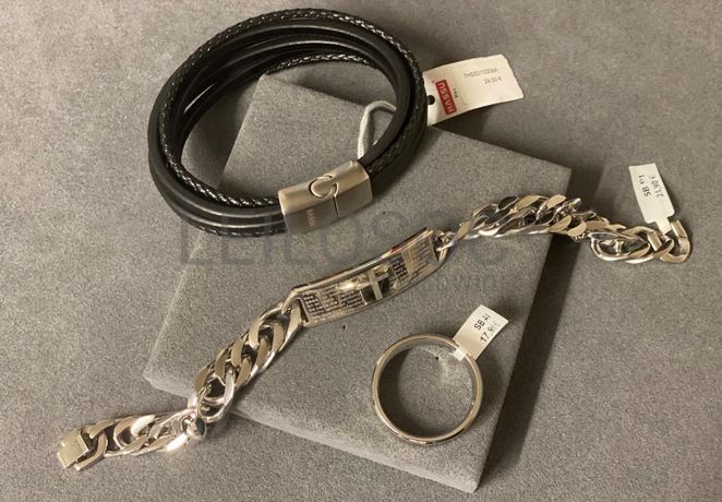 Pulseiras + Anel em prata e outros materiais