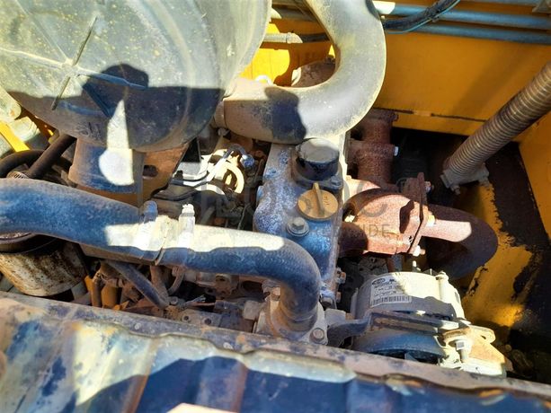 Mini Pá Carregadora Ausa Mustang 2040