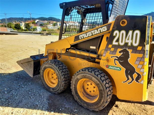 Mini Pá Carregadora Ausa Mustang 2040