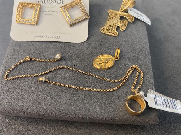 Par de Brincos em Filigrana e Piercing + Medalhas em Filigrana