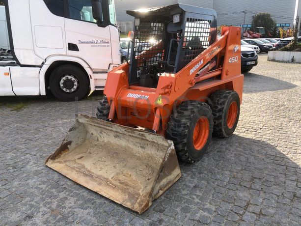 Mini Pá Carregadora Doosan 450 PLUS · Ano 2006