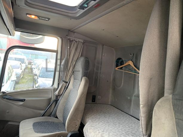 DAF CF 75.360 Tribasculante com Grua · Ano 2007